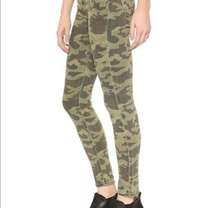 Hudson Krista super skinny crop in camo 28